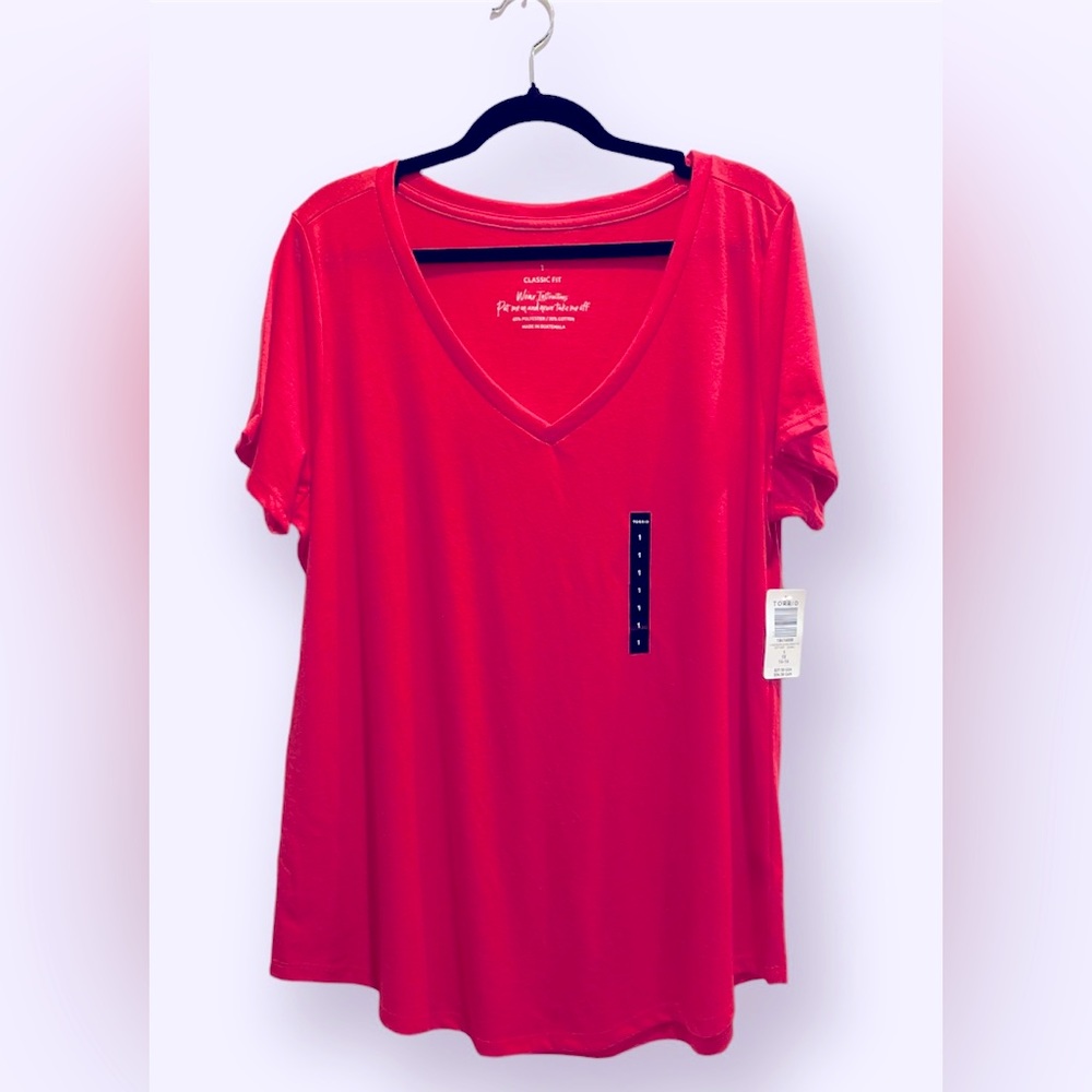 Torrid, Sz 1 | 1X | 14/16, Pink, Girlfriend Signature Jersey V-Neck Tee - NWT